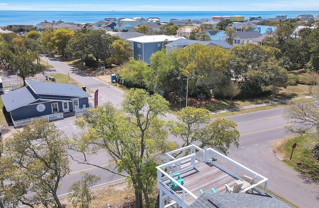 Sea You Out There: Coastal Rental Close to the Beach and Local Businesses