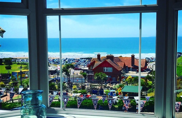 Seablue View Apartment in Woolacombe with parking space