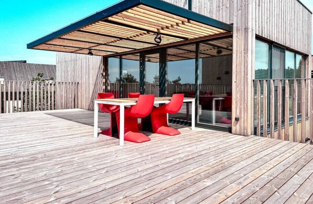 SeaBreeze Solitude w/Sea view free parking, WIFI