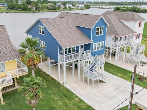 Seabrook Shores 3br Bayfront Hideaway W Deck