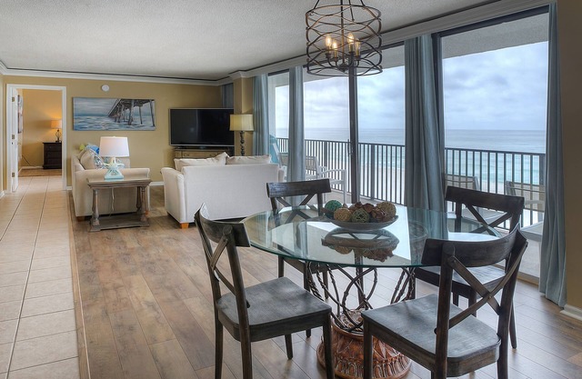Seachase ~ Pet Friendly~ Free Beach Chair Service! Unobstructed Gulf Views from Every Room!