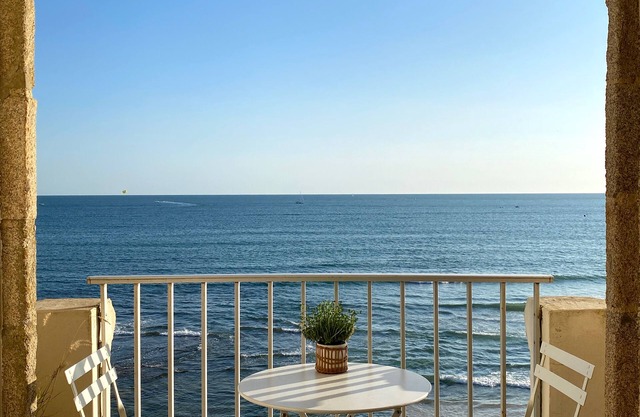 Seafront apartment with breathtaking views of the beach of Les Sables d'Olonne