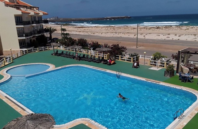 Seafront Extra Large Lux 2 Bed/2 Bath Apt Sea /Pool Views.WiFi. AirCon.