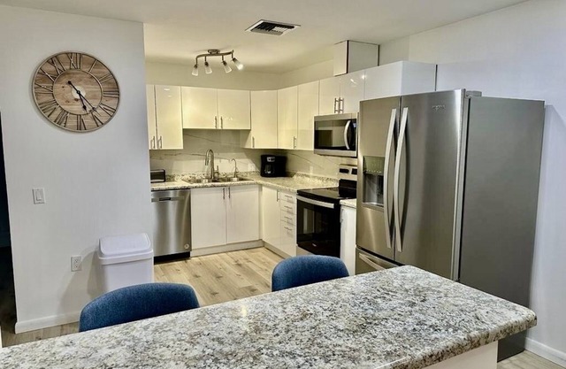 Seashell 5 - You seasonal rental less than a mile from the beachnGreat Location!