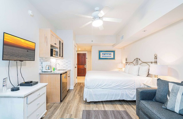 Seashell Shuffle – Studio at Sandestin