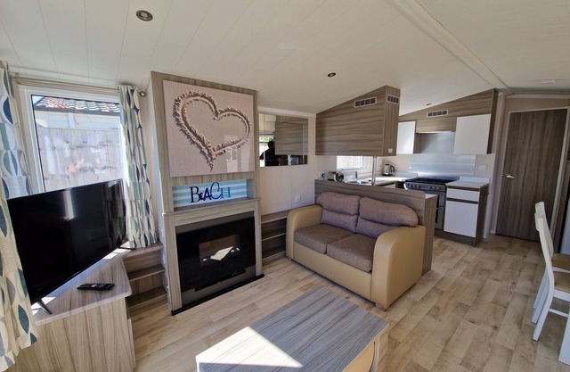Seaside 8-Person Caravan at Rockley Park
