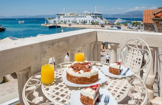 Seaside apartment in Supetar