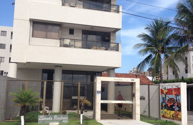 Seaside Apartment with Wifi, Covered Garage and Doorman 24 hrs.