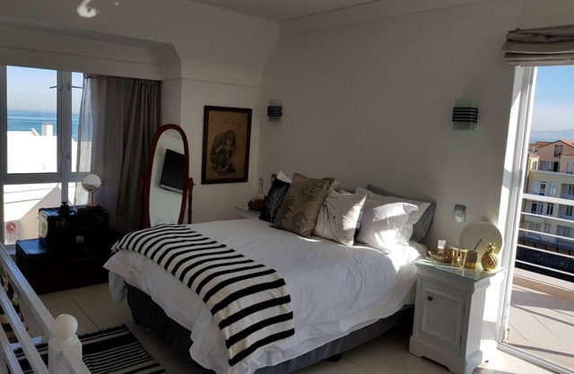 Seaside Apartment in Gordon's Bay