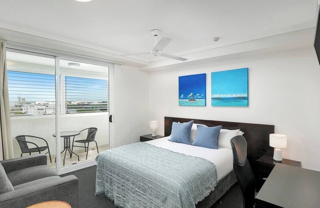 Seaside Azul A Central Studio with Rooftop Pool