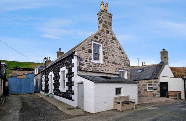 Seaside cottage located in Sandend