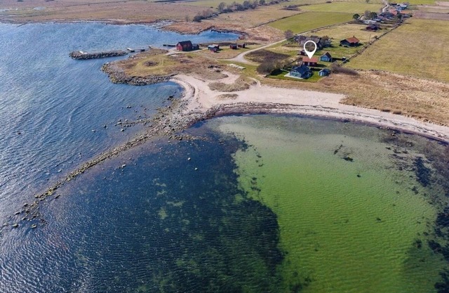Seaside cottage on eastern Öland, 50m to sandy beach and 15 min to Färjestaden!