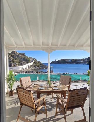 Seaside Haven in Vari