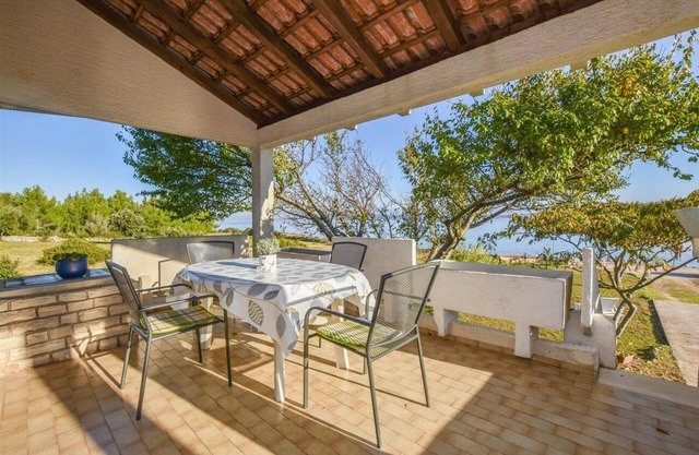 Seaside holiday house Banj, Pašman (K-21126)