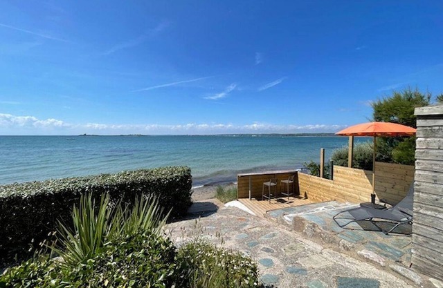Seaside house with beach access and WIFI