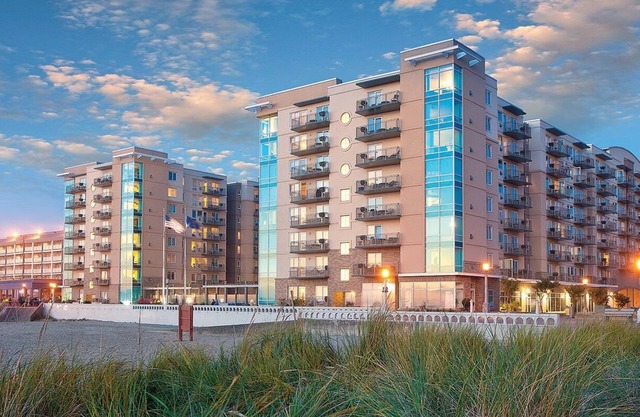 Seaside Penthouse Oceanfront - 3 Bdrm 3 Br - Enjoy Full Ocean View 24/7