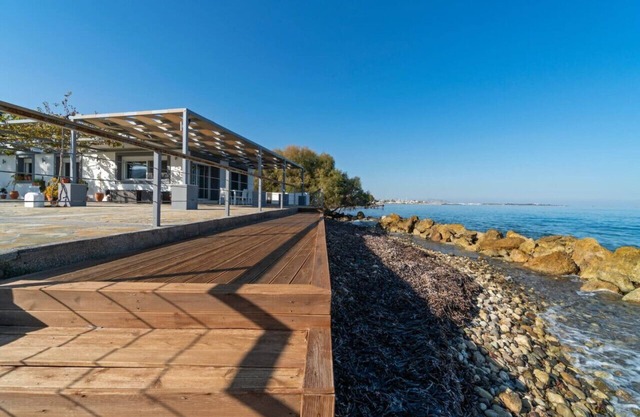 Seaside Private Beach Villa 3BR w/3.5 BA