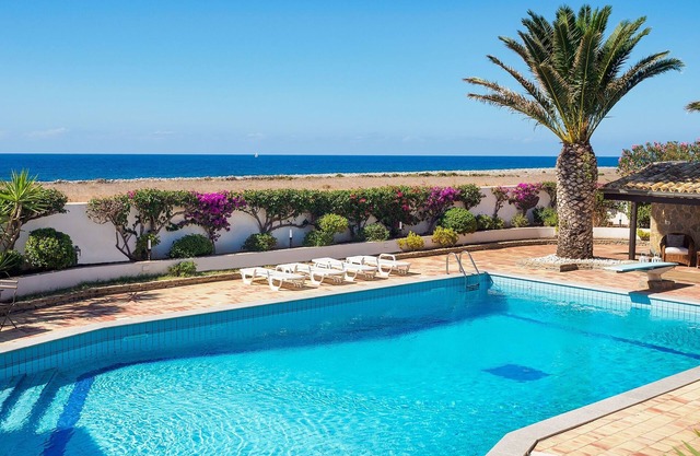 Seaside Sicily villa rental with pool, Wi-Fi, walk to town, and air conditioning