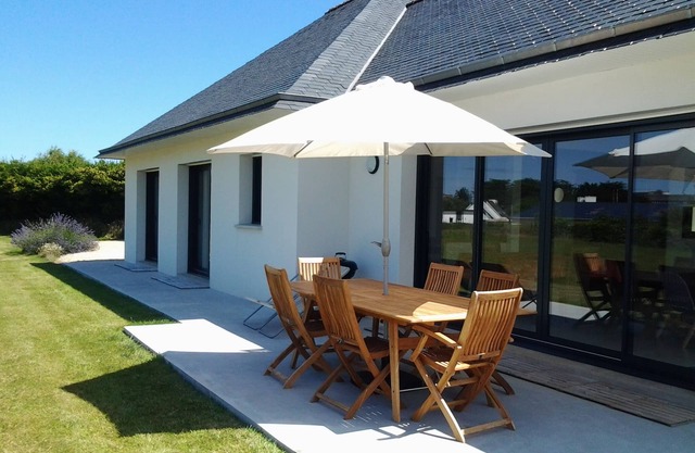SEASIDE VILLA 300 M FROM "LA BRETONNE" BEACH