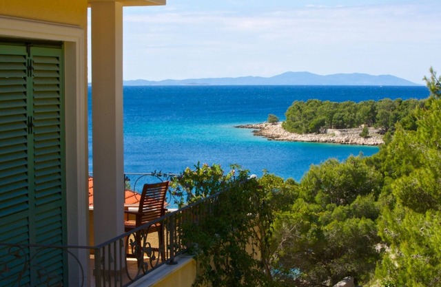 Seaside Villa | Secluded Bay | Boat Mooring | Stunning Views