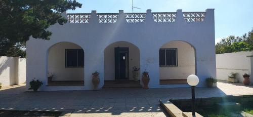 Seaside Villa with Hot Tub, 5mins walk from the sea