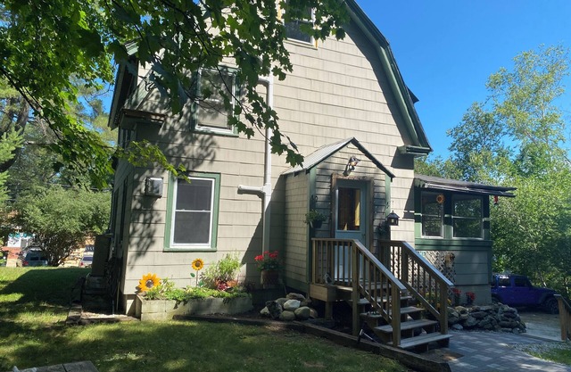 Seasonal rental 25/26 Spacious & Bright- Charming New England home