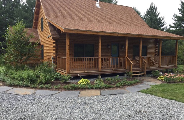 Seasonal Rental Available - One-Bedroom Apartment in Wilmington, VT