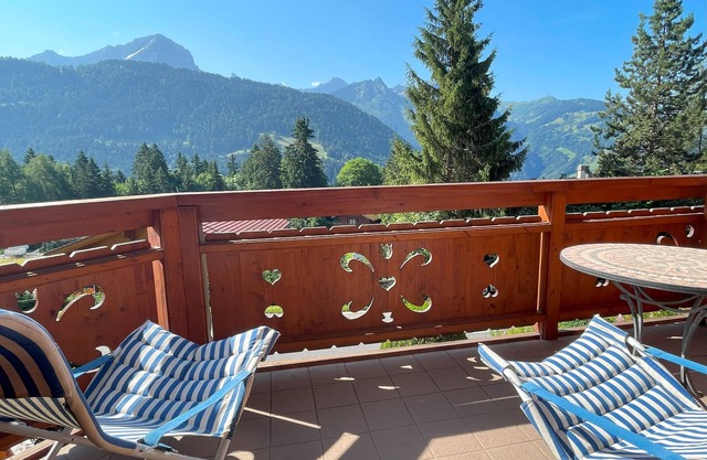 Seasonal rental in Gryon (VD) beautiful 3.5p apartment of 85m² with mountain view.