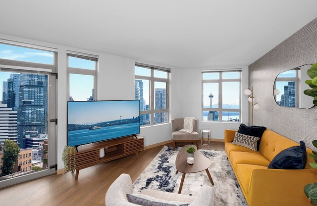 Seattle Space Needle View Luxe Penthouse in Capital Hill