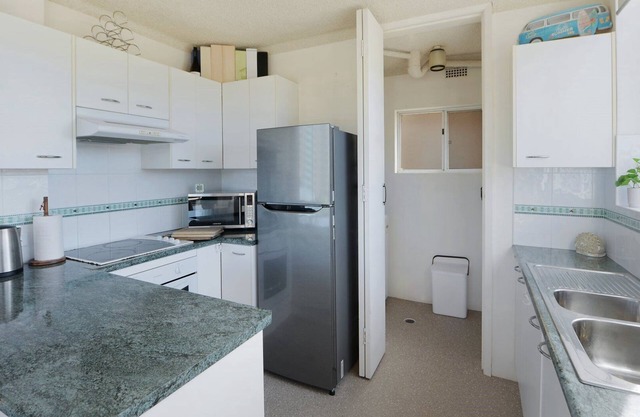 Seaview 4 - Beautiful Views & Linen Supplied