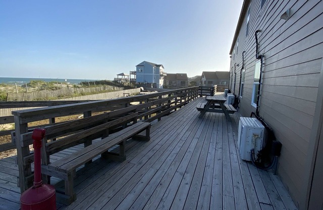 Seaview Pier and Motel