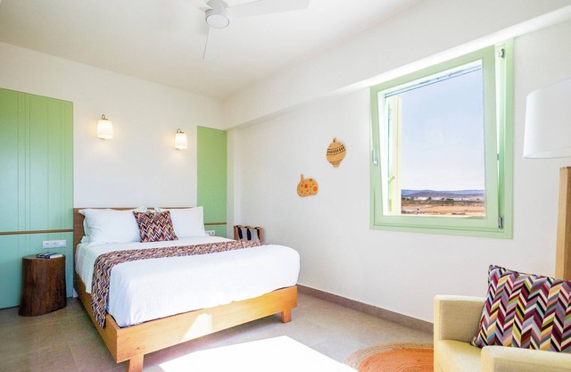 Seaview Suite With Private Hot Tub. Best For Nature & Water Sport