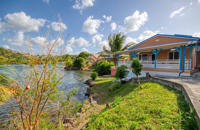 Seaview Villa 2 bedrooms 5 persons (MQTI04)