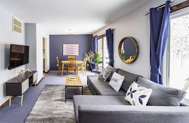 Secluded 2BR Loft - Minutes from Downtown AA!