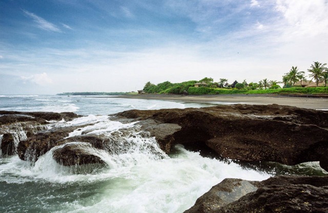 Secluded 5-Star Luxury by the Ocean – Bali Villa 1018