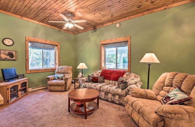 Secluded Bear Lake Getaway w/Fire Pit & Porch!