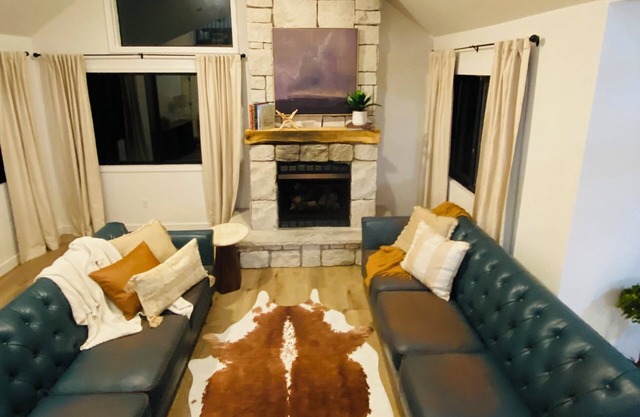 Secluded, handcrafted 4-bedroom house in Amish country, Shipshewana