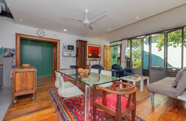Secluded housing with pool: ideal for couples/families
