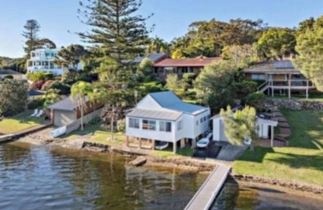 Secluded Lake Hideaway