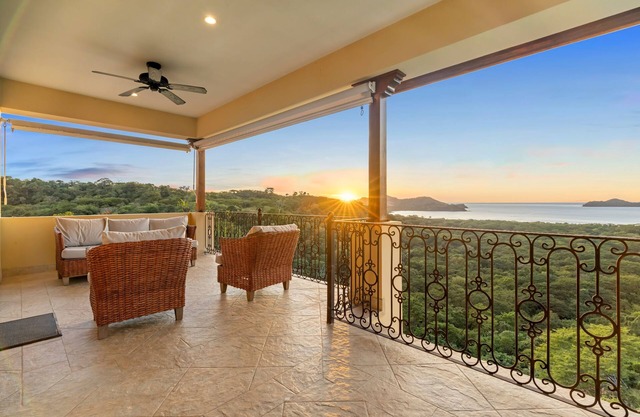 Secluded Penthouse - Sunset Views - Private Pool
