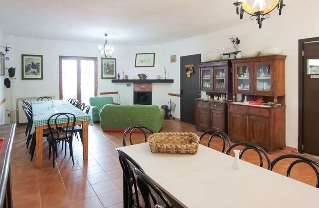 Secluded Villa in Parenti with Garden