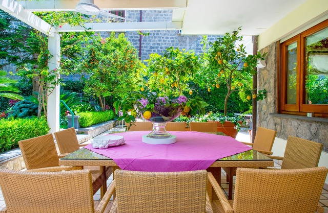 Secluded villa in the heart of the town