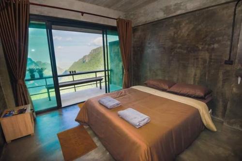 See View Mountain Phahee