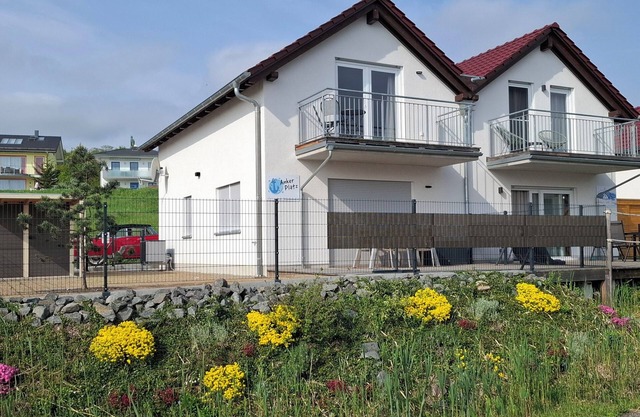 Seehaus "Ankerplatz" in Mücheln, with a direct view of the marina and the lake