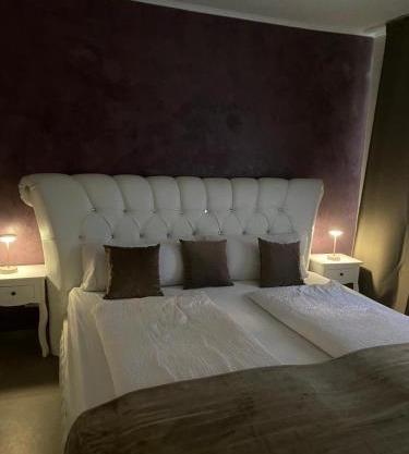 Sehr grosse 5 Zimmer Wohnung mit Garten und terasse