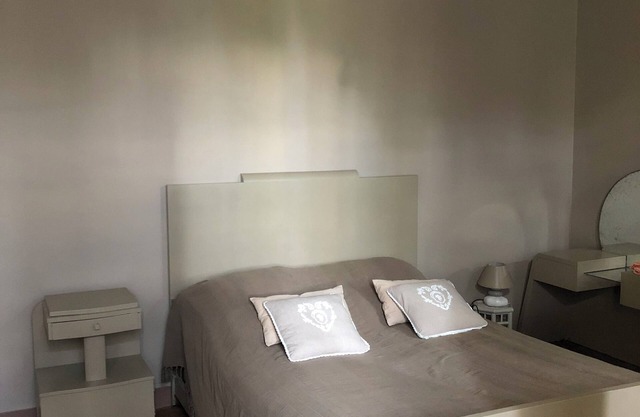 Self-catering cottage 10 minutes from Saint Emilion