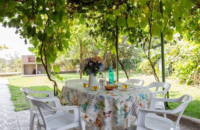 Self catering Amatalasviñas for 5 people