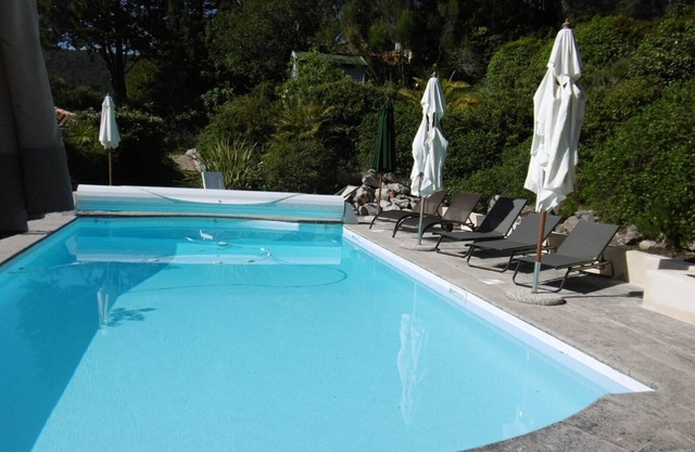 self-catering cottage in a private house in Ceyreste, 10 minutes from the beach