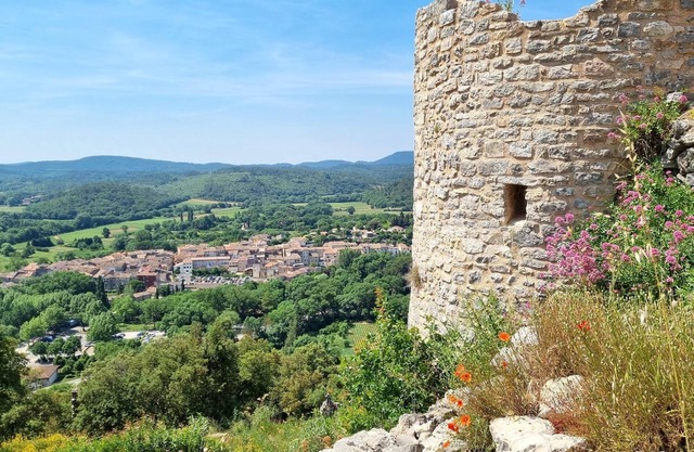 Self-contained studio in the heart of the Var