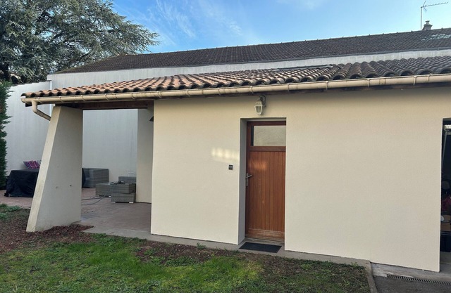 Self-contained studio in Decines Centre